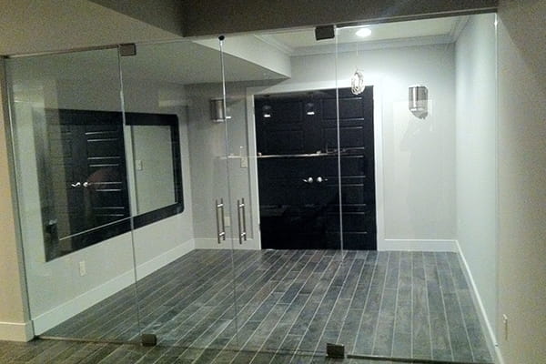 Sturdy fixed glass partitions for stable interior barriers