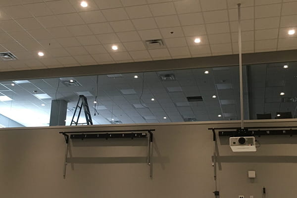 Elegant interior glass partitions for enhanced functionality