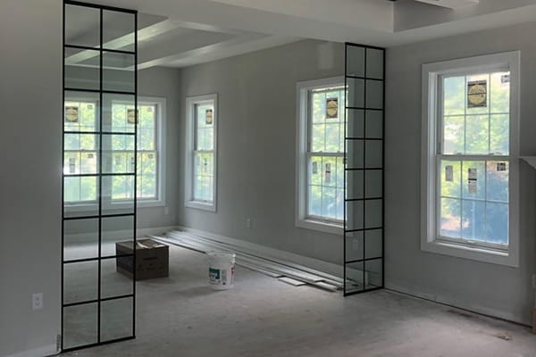 Secure tempered glass partitions meeting safety standards