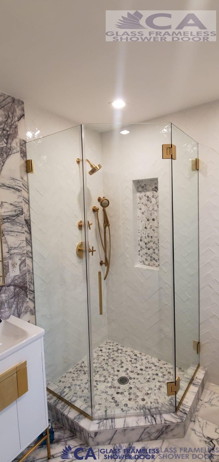 Neo Angle Showers 2024